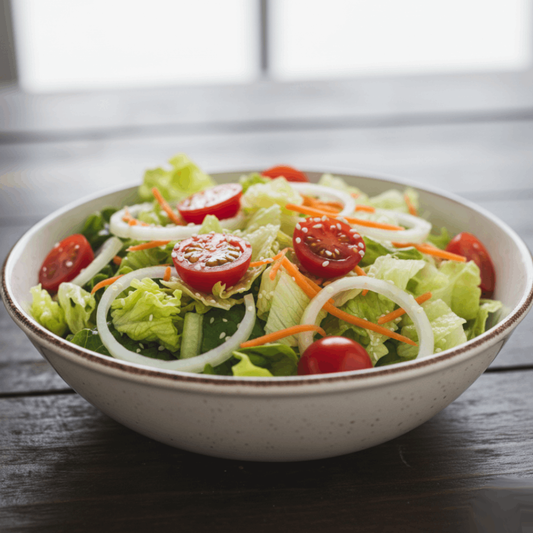SA2 - Salada Clássica ,alface americana, Tomate cereja, cebola branca, cenoura e gergelim - 180g