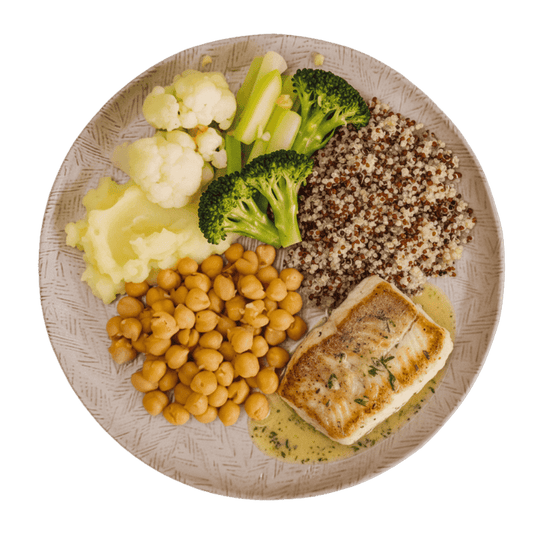 58 - Medalhão de Merluza refogado, Quinoa mix, Grão de Bico, Purê de batata, Couve-flor, Brócolis e Chuchu