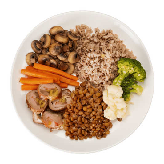 54 - Lombo suíno recheado com bacon, Champignon, Cenoura, arroz 7 grãos, lentilha verde, couve-flor e brócolis